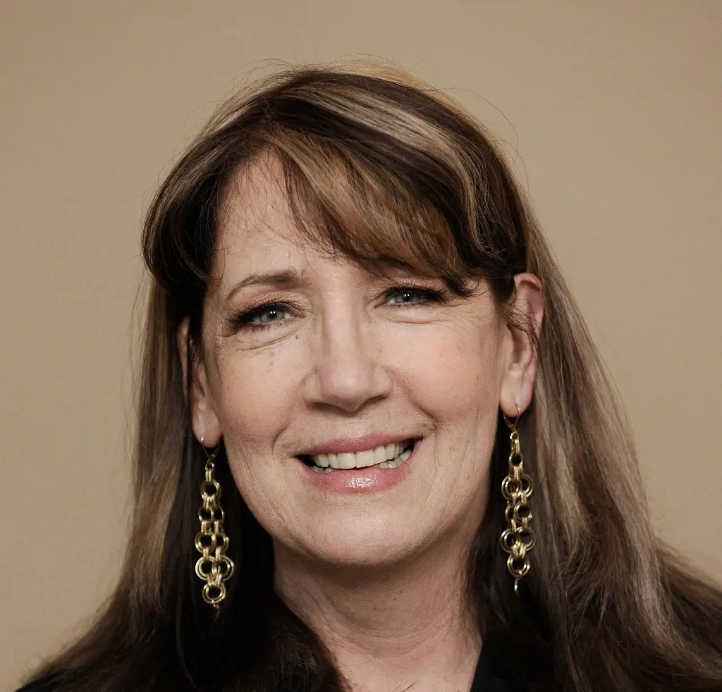 Ann Dowd was born on January 30, 1956 in Holyoke, Massachusetts, USA. She is an actress, known for Compliance.